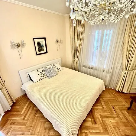 Апартаменты В Самом Центре Столицы. Kiev Dış mekan fotoğraf